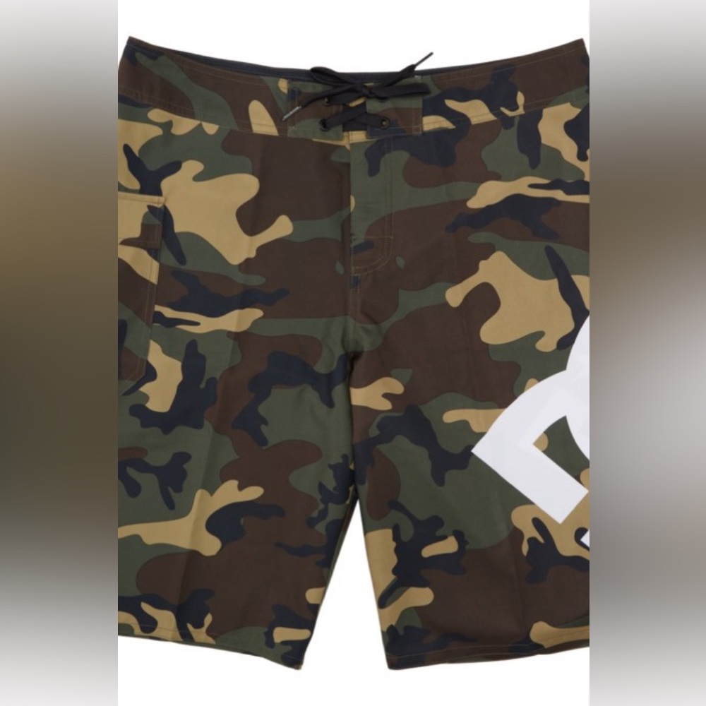DC Men's Lanai 22" Boardshorts